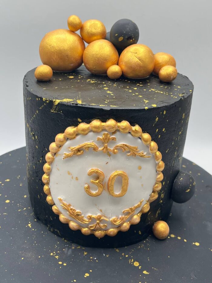 Black and Golden Cake - Image 2