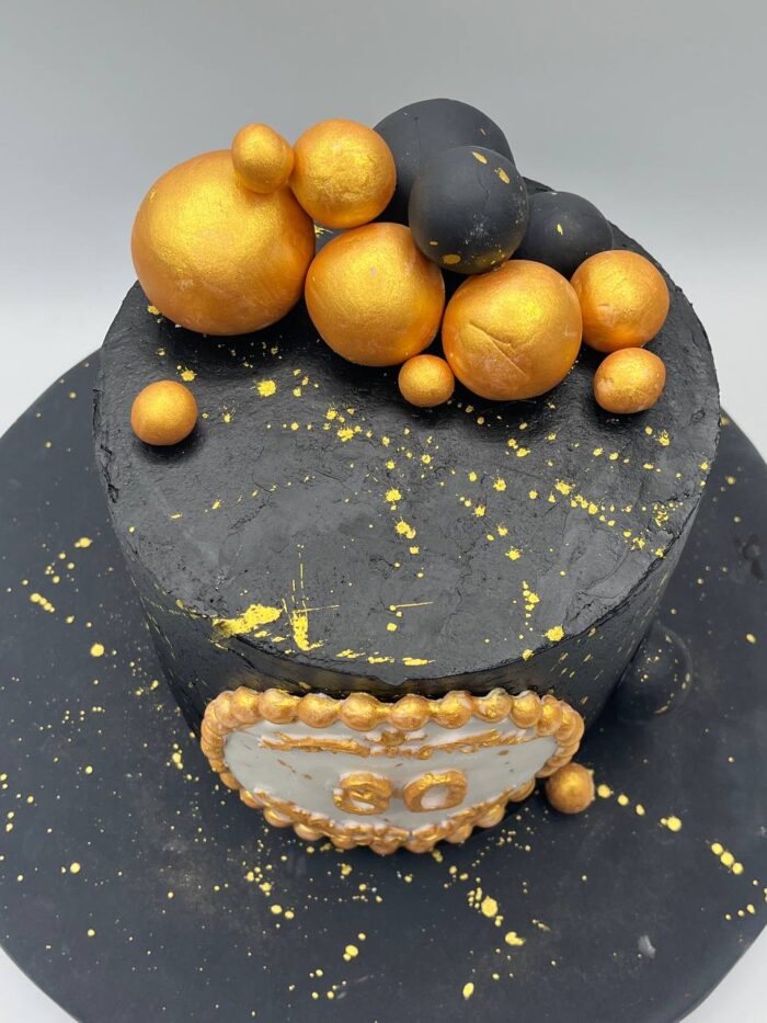 Black and golden cake2