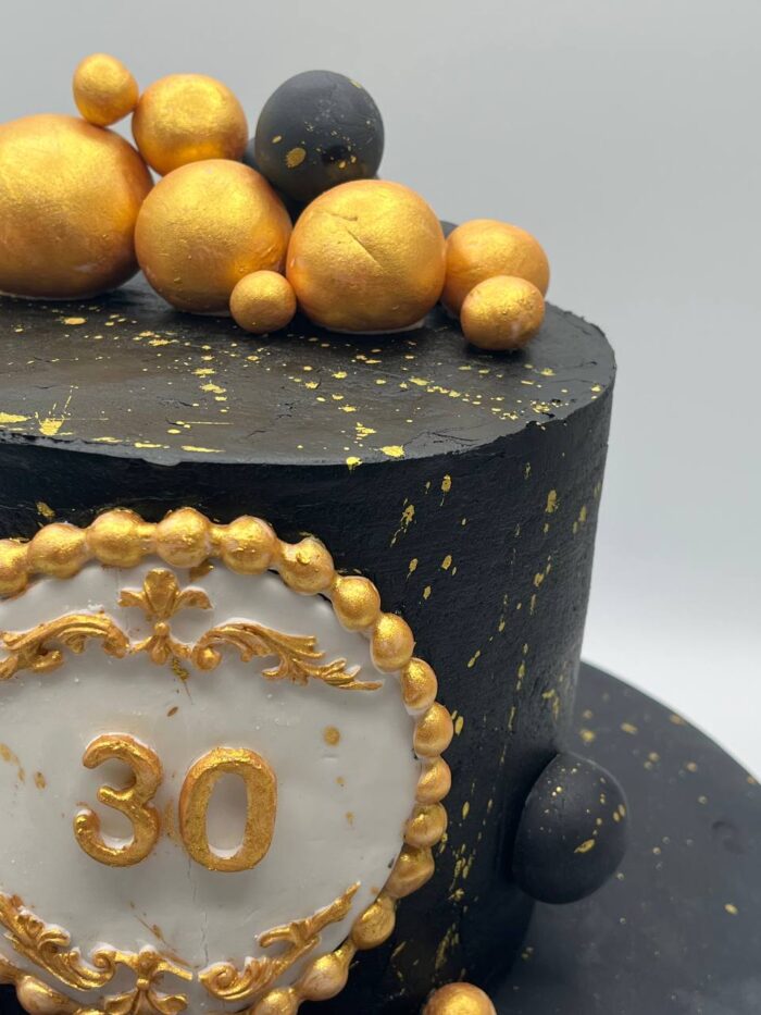 Black and golden cake5