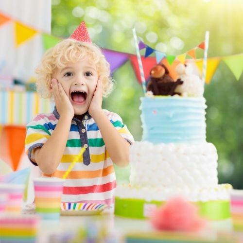 Make kids happy with birthday cake1